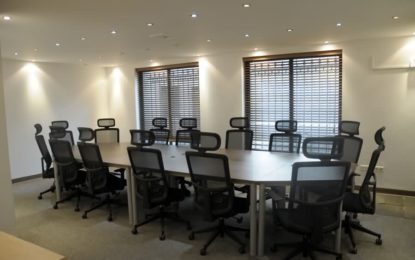 أثاث مكاتب فاخر متوفر